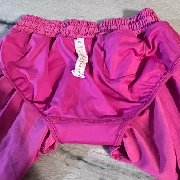Lululemon Hotty Hot Low-Rise Lined Short 4" - Picture 12 of 14
